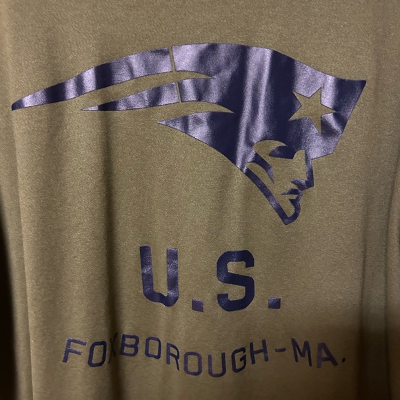 New England Patriots Salute to Service Nike L/S Tee Shirt (Men's XL) Green - Picture 2 of 5